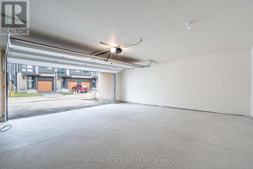 13 - Ll - 2273 Turnberry Road, Burlington, ON - Indoor Photo Showing Garage