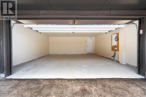 13 - Ll - 2273 Turnberry Road, Burlington, ON - Indoor Photo Showing Garage