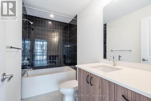 13 - Ll - 2273 Turnberry Road, Burlington, ON - Indoor Photo Showing Bathroom