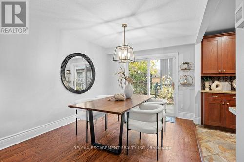 533 Galway Drive, Burlington, ON - Indoor Photo Showing Dining Room