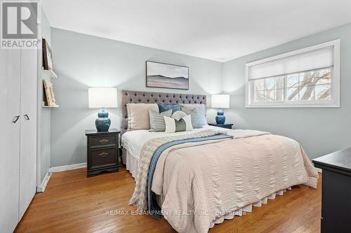 533 Galway Drive, Burlington, ON - Indoor Photo Showing Bedroom