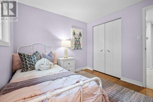 533 Galway Drive, Burlington, ON - Indoor Photo Showing Bedroom