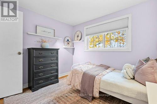 533 Galway Drive, Burlington, ON - Indoor Photo Showing Bedroom