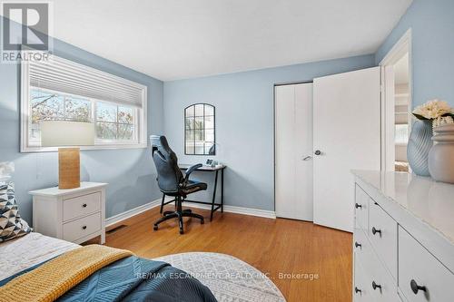 533 Galway Drive, Burlington, ON - Indoor Photo Showing Bedroom