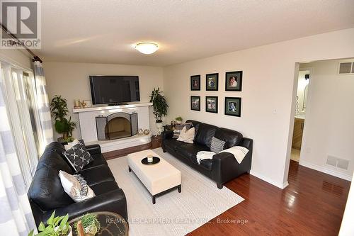 570 Harmony Avenue, Burlington, ON - Indoor Photo Showing Living Room With Fireplace