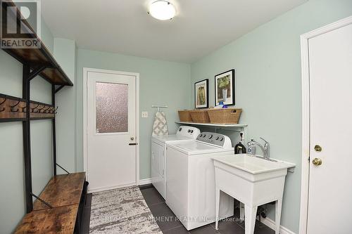 570 Harmony Avenue, Burlington, ON - Indoor Photo Showing Laundry Room