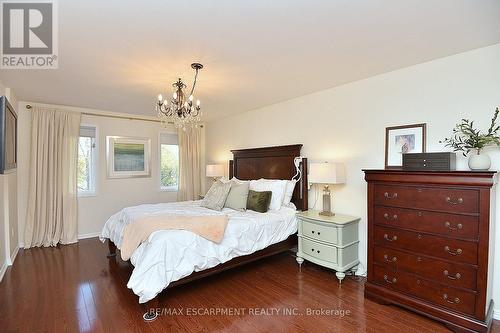 570 Harmony Avenue, Burlington, ON - Indoor Photo Showing Bedroom