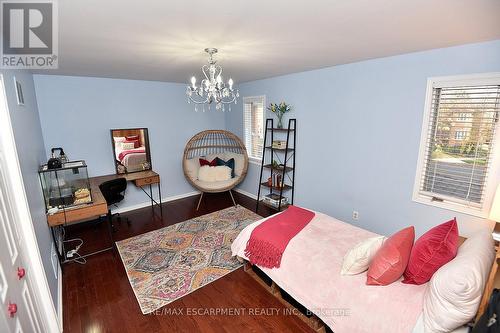 570 Harmony Avenue, Burlington, ON - Indoor Photo Showing Bedroom