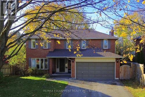 570 Harmony Avenue, Burlington, ON - Outdoor With Facade