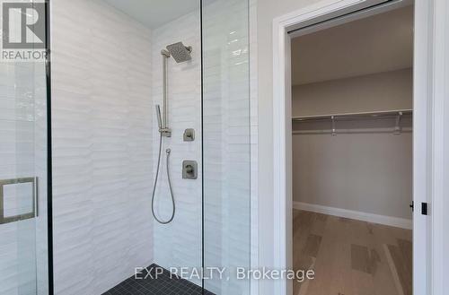 63 Gateway Drive, Barrie, ON - Indoor Photo Showing Bathroom