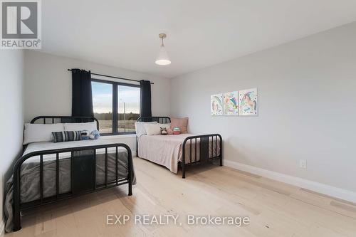 63 Gateway Drive, Barrie, ON - Indoor Photo Showing Bedroom