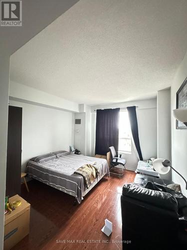 719 - 6 Humberline Drive, Toronto, ON - Indoor Photo Showing Bedroom