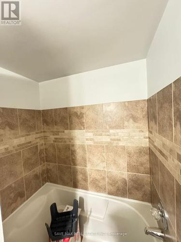 719 - 6 Humberline Drive, Toronto, ON - Indoor Photo Showing Bathroom