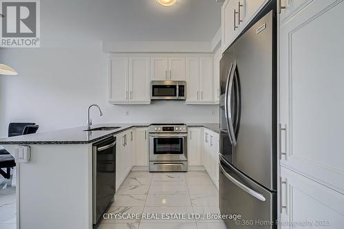 3083 William Cutmore Boulevard, Oakville, ON - Indoor Photo Showing Kitchen With Stainless Steel Kitchen With Upgraded Kitchen