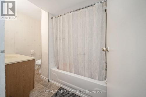 7745 Priory Crescent, Mississauga, ON - Indoor Photo Showing Bathroom