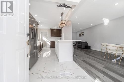 7745 Priory Crescent, Mississauga, ON - Indoor