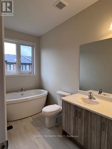 1417 Oakmont Common, Burlington, ON - Indoor Photo Showing Bathroom