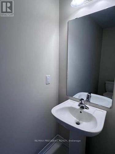 1417 Oakmont Common, Burlington, ON - Indoor Photo Showing Bathroom