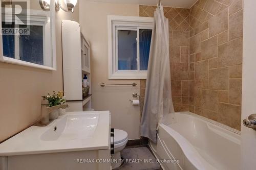 355 Southill Drive, Kitchener, ON - Indoor Photo Showing Bathroom