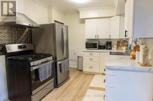 355 Southill Drive, Kitchener, ON - Indoor Photo Showing Kitchen