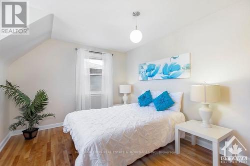 A - 820 Smyth Road, Ottawa, ON - Indoor Photo Showing Bedroom