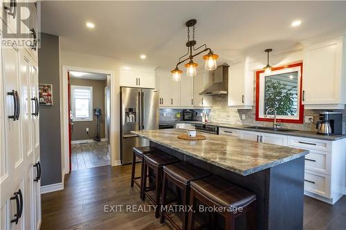 63 Nadine Street, Clarence-Rockland (607 - Clarence/Rockland Twp), ON - Indoor Photo Showing Kitchen With Double Sink With Upgraded Kitchen