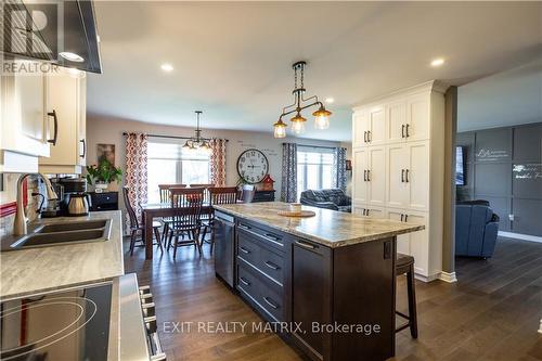 63 Nadine Street, Clarence-Rockland (607 - Clarence/Rockland Twp), ON - Indoor Photo Showing Kitchen With Double Sink