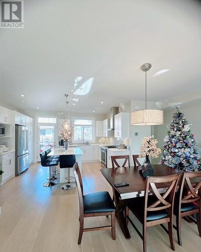 1102 Cameron Avenue Unit# 26, Kelowna, BC - Indoor Photo Showing Dining Room