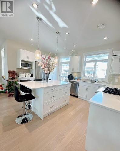 1102 Cameron Avenue Unit# 26, Kelowna, BC - Indoor Photo Showing Kitchen With Upgraded Kitchen