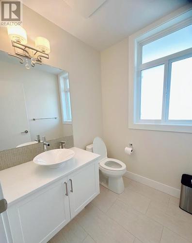 1102 Cameron Avenue Unit# 26, Kelowna, BC - Indoor Photo Showing Bathroom