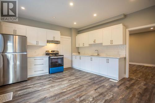 104 Brock Street E, Oshawa (O'Neill), ON - Indoor Photo Showing Kitchen