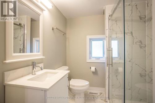 104 Brock Street E, Oshawa (O'Neill), ON - Indoor Photo Showing Bathroom