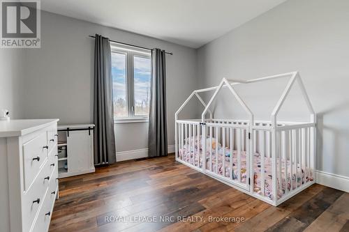 856 Lorraine Road, Port Colborne (874 - Sherkston), ON - Indoor Photo Showing Bedroom