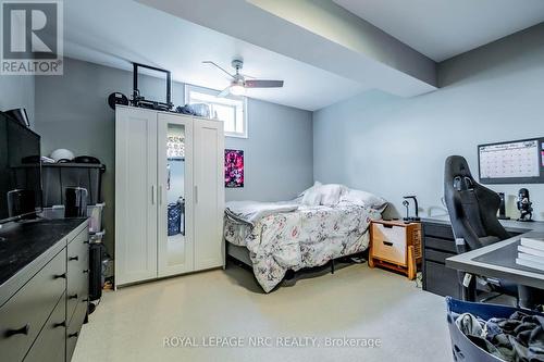 856 Lorraine Road, Port Colborne (874 - Sherkston), ON - Indoor Photo Showing Bedroom