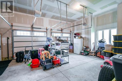 856 Lorraine Road, Port Colborne (874 - Sherkston), ON - Indoor Photo Showing Garage