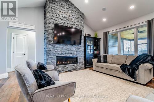 856 Lorraine Road, Port Colborne (874 - Sherkston), ON - Indoor Photo Showing Living Room With Fireplace