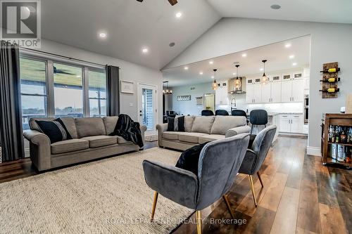 856 Lorraine Road, Port Colborne (874 - Sherkston), ON - Indoor Photo Showing Living Room