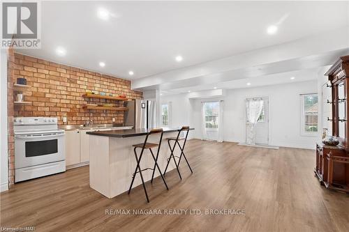 59 Permilla Street, St. Catharines, ON - Indoor Photo Showing Kitchen