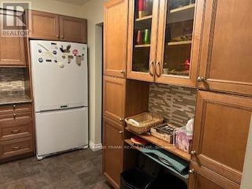 202 - 200 East Street S, Kawartha Lakes (Bobcaygeon), ON - Indoor Photo Showing Kitchen