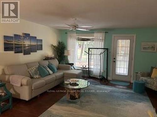 202 - 200 East Street S, Kawartha Lakes (Bobcaygeon), ON - Indoor Photo Showing Living Room