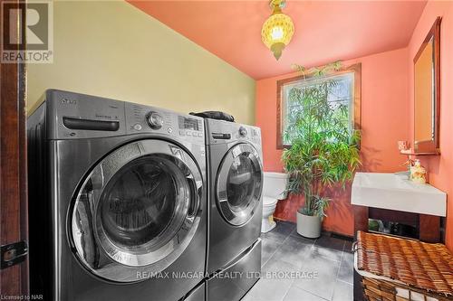 164 Thorold Road, Welland, ON - Indoor Photo Showing Laundry Room