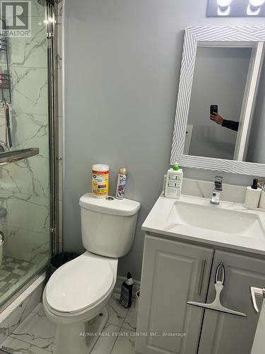 22 Gibbs Road, Brampton, ON - Indoor Photo Showing Bathroom