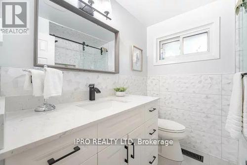 5 Parkend Avenue, Brampton, ON - Indoor Photo Showing Bathroom