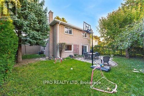 5 Parkend Avenue, Brampton, ON - Outdoor