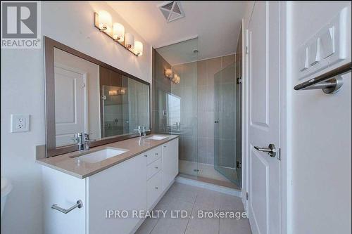 7 - 90 Little Creek Road, Mississauga, ON - Indoor Photo Showing Bathroom