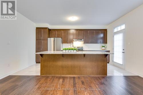 3483 Eternity Way, Oakville, ON - Indoor Photo Showing Kitchen