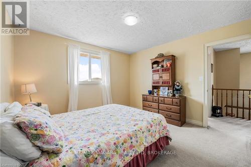 7715 Swan Street, Niagara Falls, ON - Indoor Photo Showing Bedroom