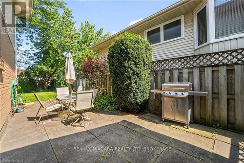 7715 Swan Street, Niagara Falls, ON - Outdoor With Exterior