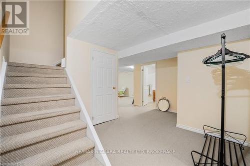 7715 Swan Street, Niagara Falls, ON - Indoor Photo Showing Other Room