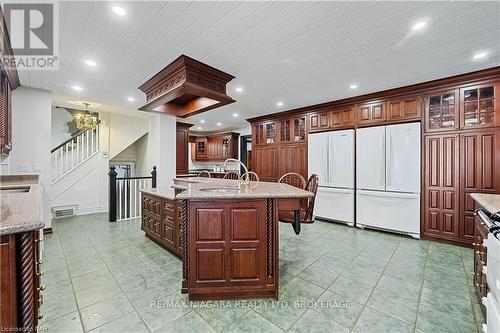 214 Windmill Point Road S, Fort Erie, ON - Indoor Photo Showing Kitchen